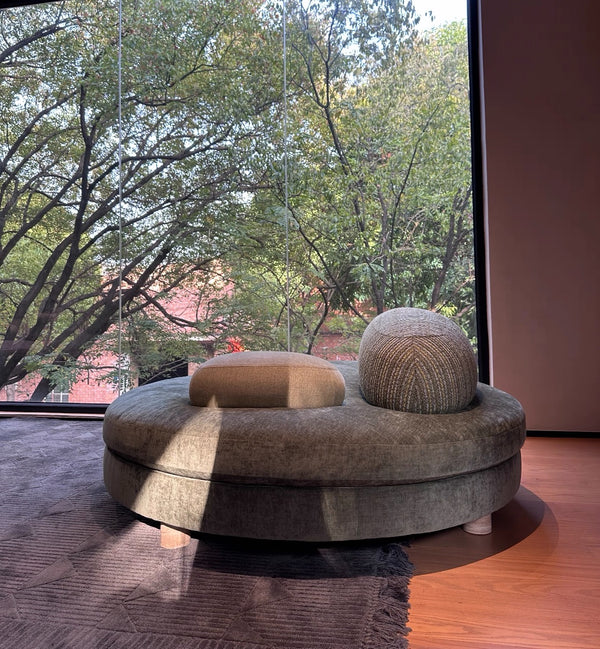 ✨Round fabric lazy sofa with side table and pillow, relaxing and simple style